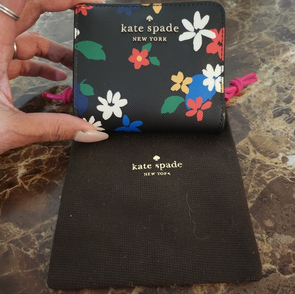 Kate Spade Black Wallet with Colorful Floral Design NWOT - Picture 14 of 15